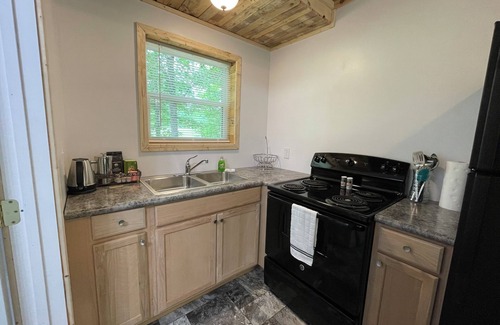 McMinnville Cabina | Cozy cabin in the woods