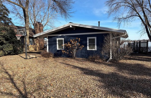 Kasota Cabina | Cozy Cabin Located On The Premiere Lake In Mankato Area
