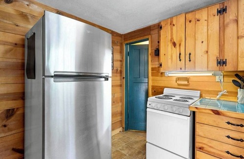 Rhododendron Cabina | Cozy Cabin near Mt Hood with Hot Tub