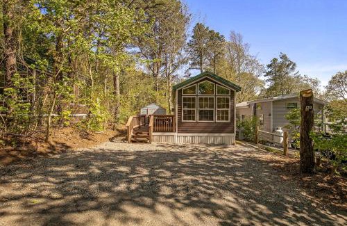 Sandwich Casa | Cozy Cabin Near Sandwich Glass Museum, Massachusetts