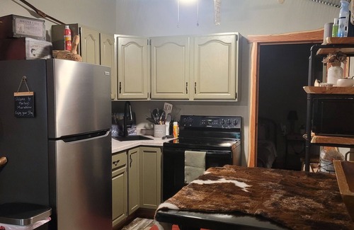 Lebanon Cabina | Cozy cabin near the Niangua river and Bennet Springs State park. Pet friendly !