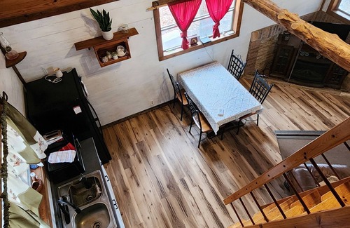 Pineville Cabina | Cozy cabin nestled on the edge of Huckleberry Conservation, w/firepit!