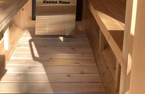 West Grey Cabina | Cozy cabin on a river with an outdoor wood burning sauna and firepit