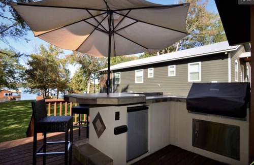 Dogwood Casa | Cozy Cabin on Lake Bob Sandlin