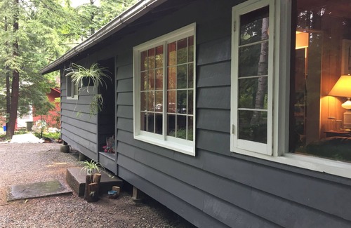 Glendale Cabina | Cozy Cabin on Lake Mahkeenac