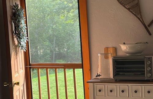Twisp Cabina | Cozy cabin on the Twisp River. Just 5 minutes from town on Twisp River