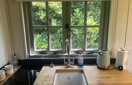 Toddington Cabina | Cozy Cabin Retreat in Bedford