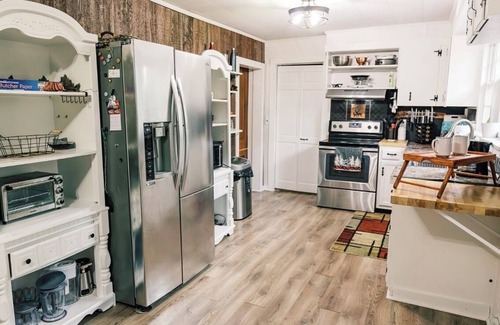 McMinnville Cabina | Cozy Cabin settled in the Foothills of the Cumberland Plateau. Hike,Kayak,fish