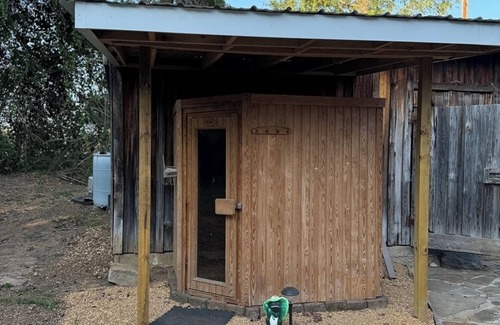 McMinnville Cabina | Cozy Cabin settled in the Foothills of the Cumberland Plateau. Hike,Kayak,fish