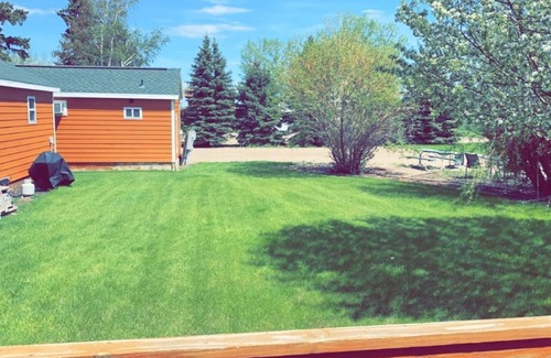 Napoleon Cabina | Cozy cabin. Sleeps 5-7. Includes a kitchenette, Wi-Fi and an outdoor area!