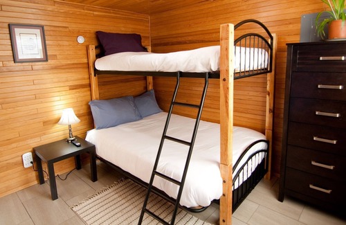 Black Creek Cabina | Cozy Cabin steps from the Oyster River