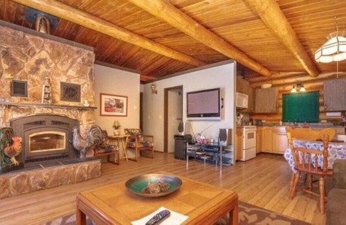Celista Cabina | Cozy Cabin + Trailer by the Lake