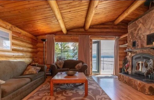 Celista Cabina | Cozy Cabin + Trailer by the Lake