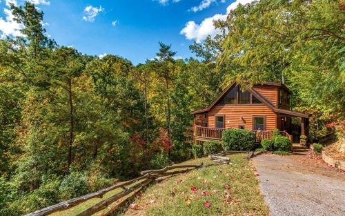 Gatlinburg - Pigeon Forge Villa | Cozy Cabin
