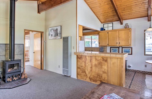 Frazier Park Cabina | Cozy Cabin w/ Deck - Near Frazier Mtn Park