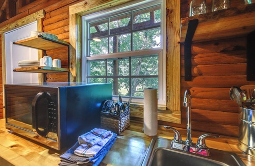 Huntsville Apartamento | Cozy Cabin w/ Direct ATV Trail Riding & Mtn Views!