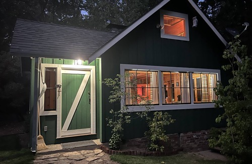 Camp Nelson Cabina | Cozy Cabin w/fire pit, RV parking, super close to fishing and hiking trails.