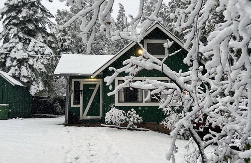 Camp Nelson Cabina | Cozy Cabin w/fire pit, RV parking, super close to fishing and hiking trails.