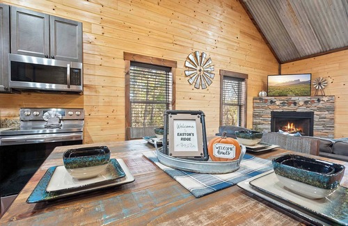 Sevierville Cabina | Cozy cabin with great views