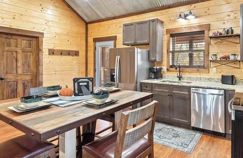Sevierville Cabina | Cozy cabin with great views