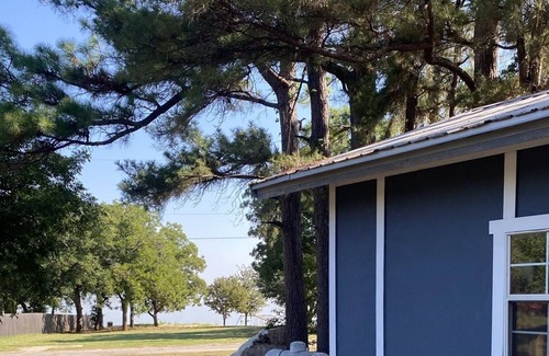Nocona Cabina | Cozy Cabins close to the Lake