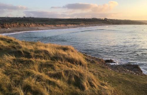 Camborne Apartamento | Cozy Camborne Studio Retreat with two single beds