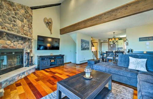 Village at Camelback Casa | Cozy Camelback, Pocono Retreat with Mountain Views!