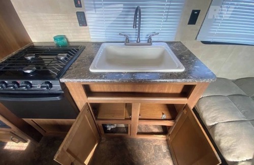 Pulaski Casa | Cozy Camper near the DESIRED Sportsman's Pool!