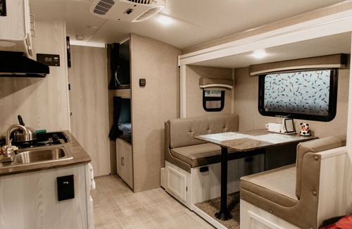Temecula Casa | Cozy Camper Temecula