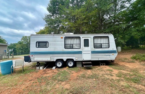 Townville Casa | Cozy Camper with AC and WiFi in Pleasant Townville