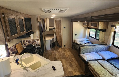 Fairburn Alquiler De RV | Cozy Campground WITH POOL in Fairburn with WiFi, AC