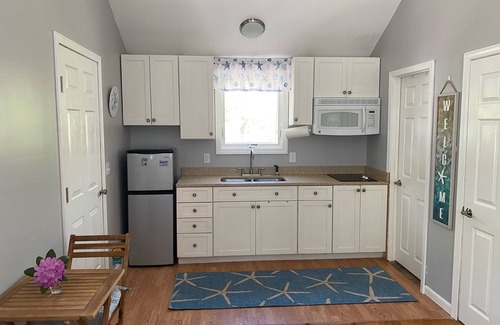 Eastham Cabaña | Cozy Cape Cottage - Minutes Away from National Seashore and Cape Cod Rail Trail!