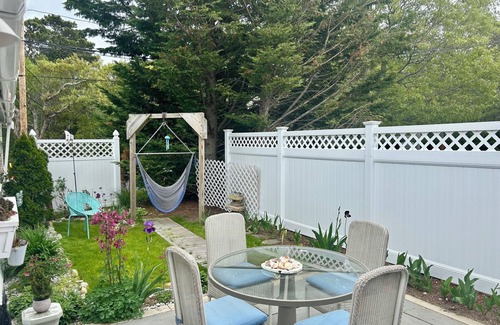 Brewster Cabaña | Cozy Cape Cottage