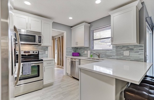 Westside Casa | Cozy Casa: 4Bd/2Bth Luxury Vacation Home! Sleeps8!