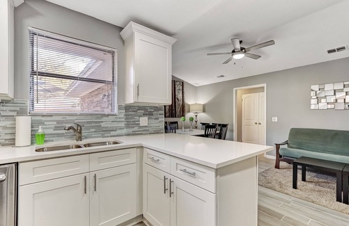 Westside Casa | Cozy Casa: 4Bd/2Bth Luxury Vacation Home! Sleeps8!