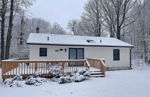 Tobyhanna Casa | Cozy Casita in Pocono Mountains.