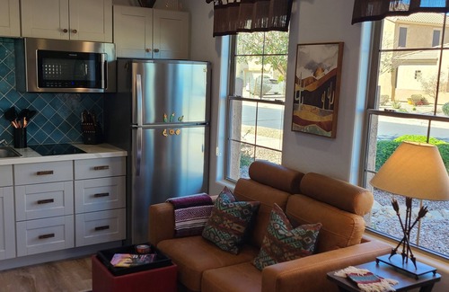 Emperor Estates Casa | "Cozy Casita" Private Pool and Spa/ 1 Bed/ Full Kitchen/ Walk in Shower/ BBQ