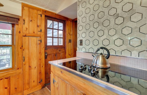 Smallwood Cabaña | Cozy Catskills Cottage: Creekside Deck & Fire Pit