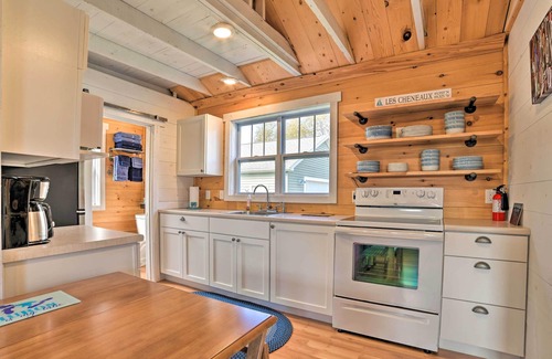 Cedarville Cabaña | Cozy Cedarville Cottage - Walk to Lake Huron!