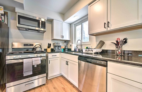 Center Line Casa | Cozy Center Line Home w/ Fenced Yard & Office