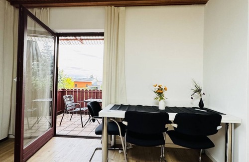 Meidling Apartamento | Cozy Central 8BR Apt w/Garden & Terrace, Up to 24P