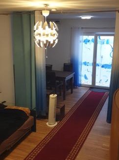 Milbertshofen Apartamento | Cozy central APARTMENT Leopoldstrasse -3,5 rooms with sauna and garden