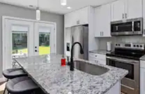 Greenfield Lake Estates Casa | Cozy Centrally Located 4-Bedroom 4-Bath Home