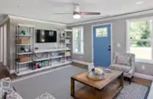Greenfield Lake Estates Casa | Cozy Centrally Located 4-Bedroom 4-Bath Home