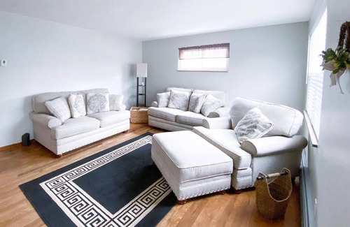 Bridgeville Casa | Cozy Century-Old Cottage in Historic Bridgeville