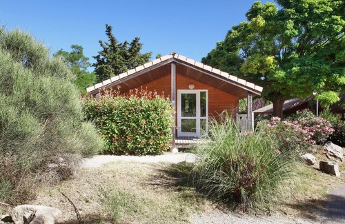 Carnoux-en-Provence Chalet De Esquí | Acogedor chalet con terraza cubierta en una zona verde