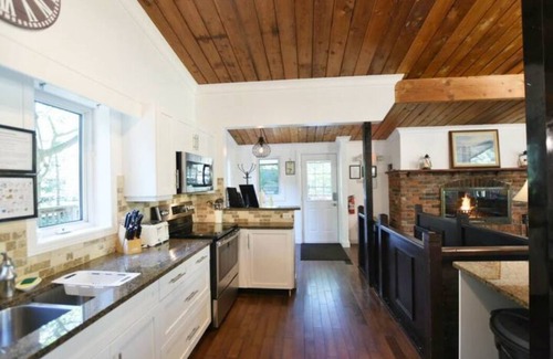 The Blue Mountains Chalet De Esquí | Cozy chalet w/heated pool, hot tub, sauna 3 min dr. to the Blue Mountain village