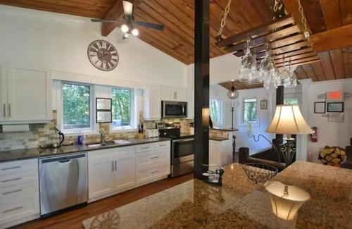 The Blue Mountains Chalet De Esquí | Cozy chalet w/heated pool, hot tub, sauna 3 min dr. to the Blue Mountain village