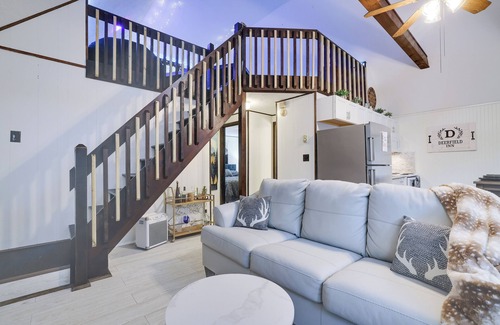 Tobyhanna Chalet De Esquí | Cozy Chalet/Firepit/Game Loft/Pool Table