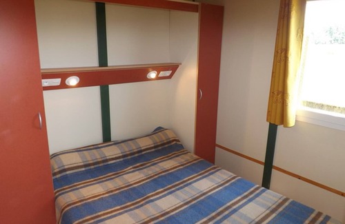 Maurs Cabaña | Cozy Chalet for 4 with Free Pool Access, Terrace, Pet-Friendly, near Maurs, France